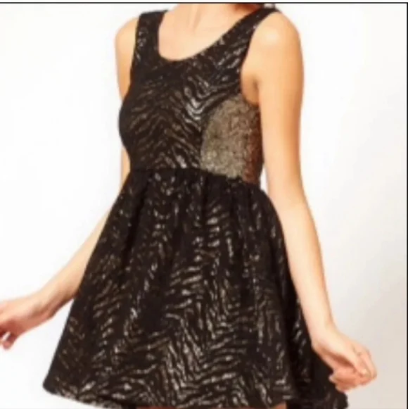 🩷 3/$15 Hunts No More Zebra Sequin Mini Dress, Medium, Like New - Picture 1 of 9